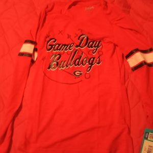 Juniors long sleeve shirt with Georgia bulldogs game day on it.